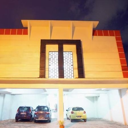 Dparagon Dwikora Palembang Buitenkant foto